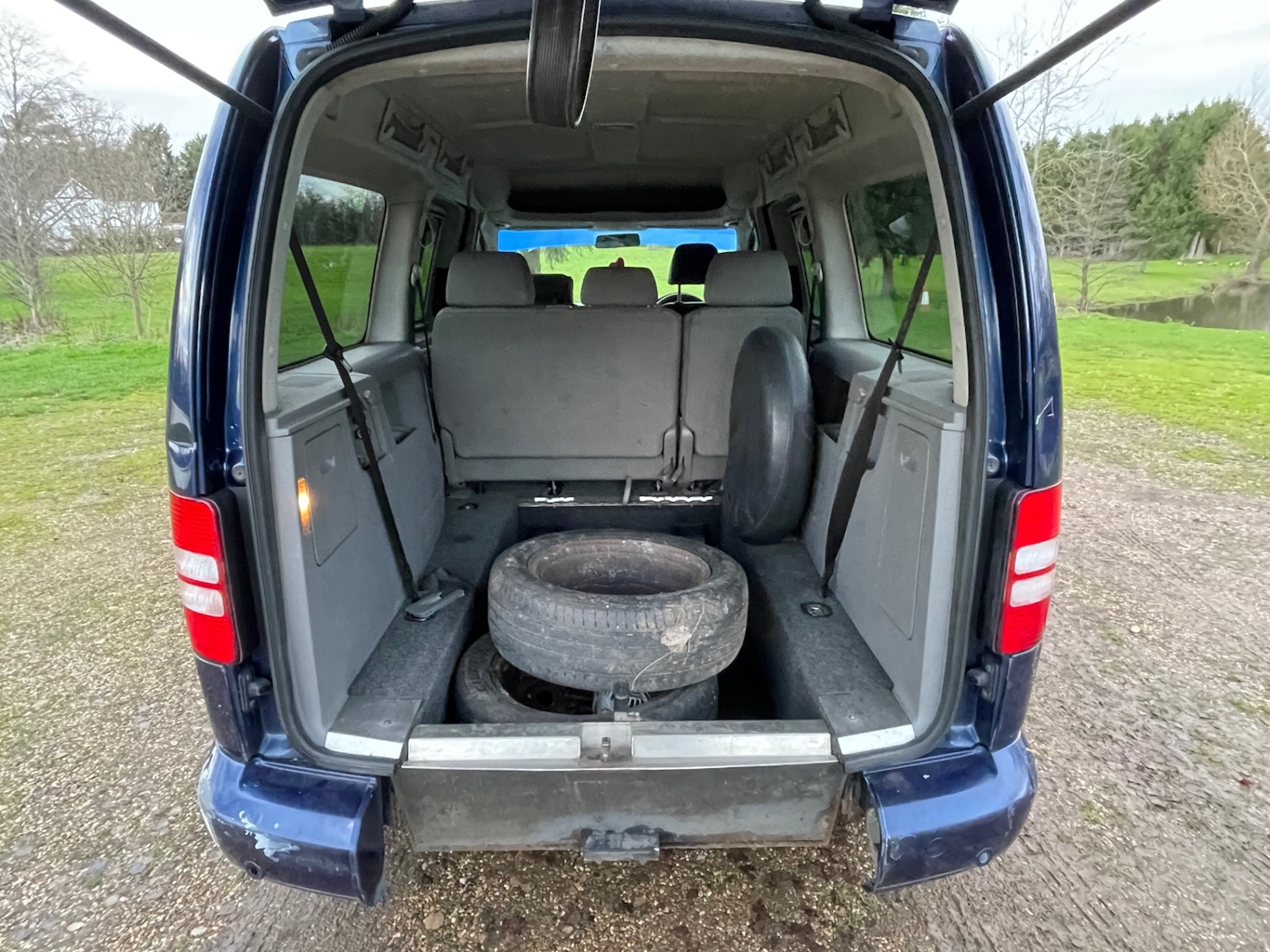 Used Volkswagen Caddy Maxi Life 2009 for sale - 76941904: Photo 7