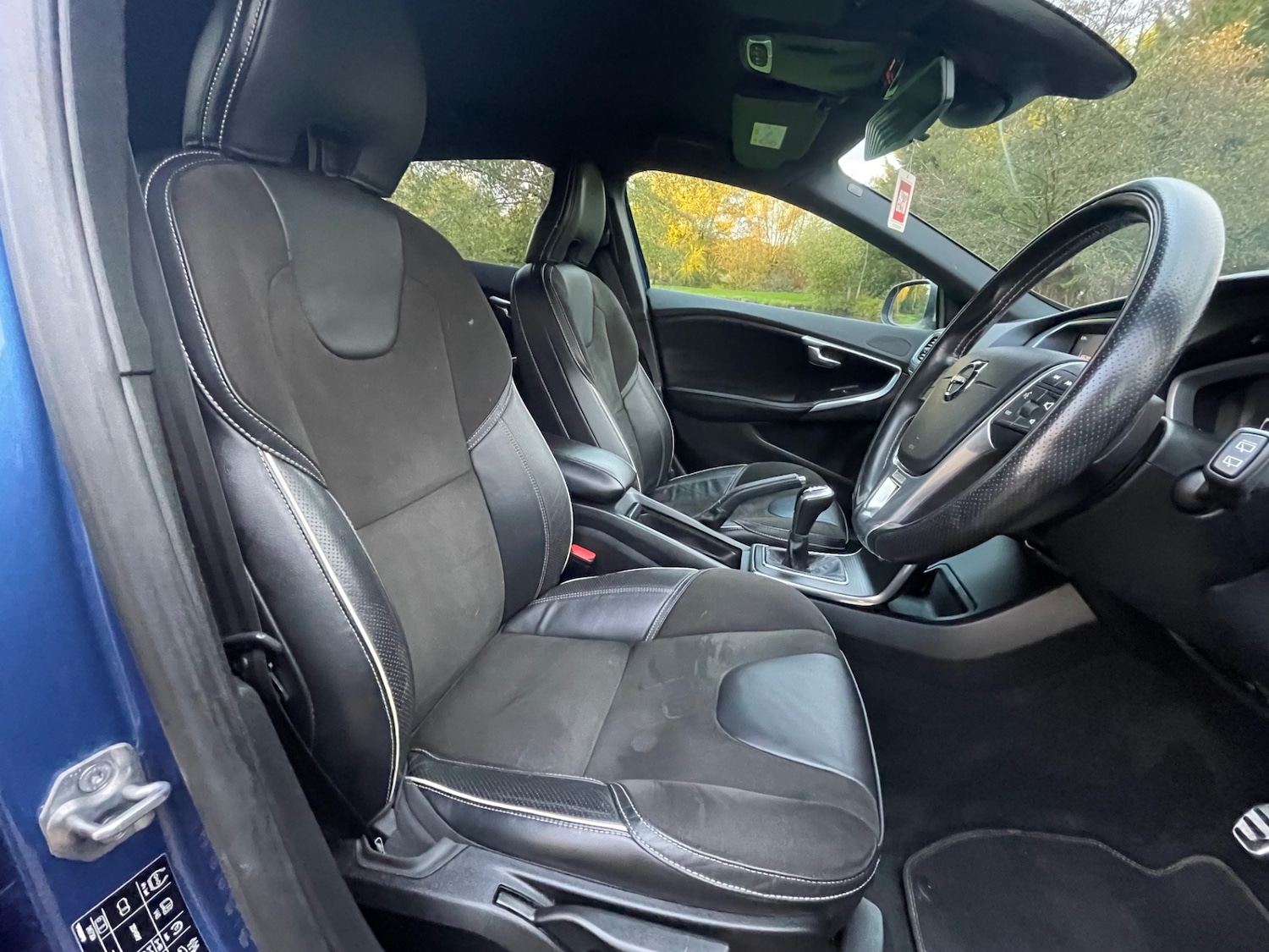 Used Volvo V40 2017 for sale - 76380367: Photo 10