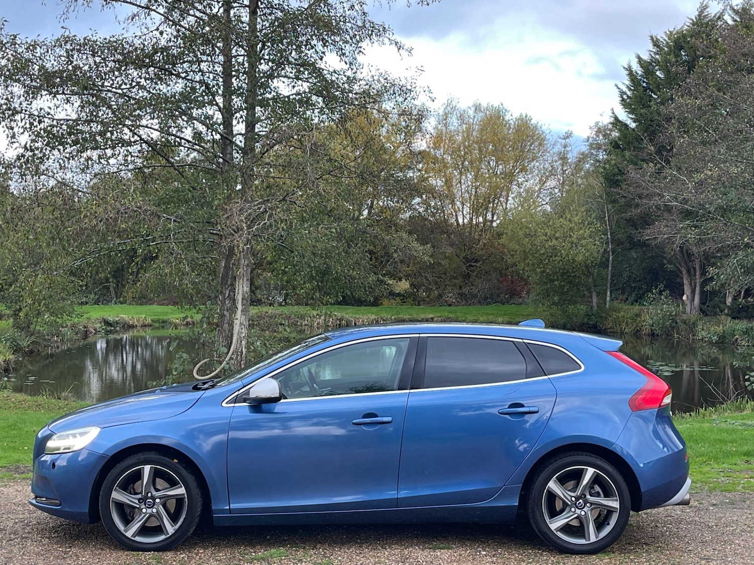 Used Volvo V40 2017 for sale - 76380367: Photo 4
