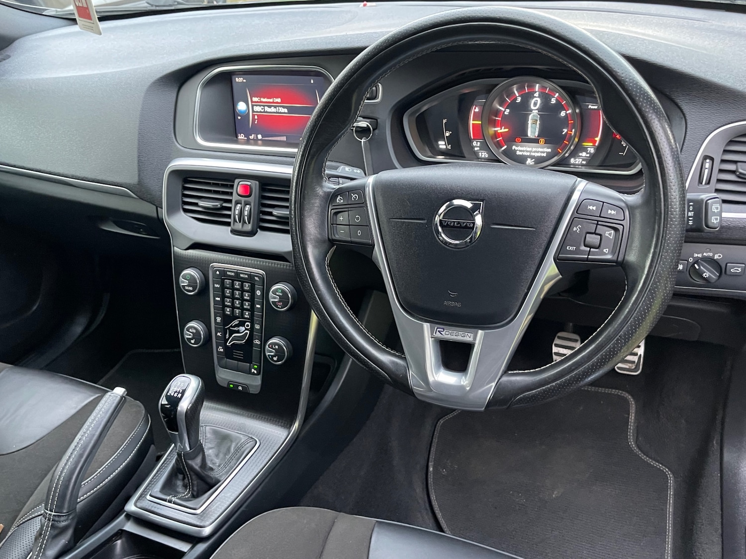 Used Volvo V40 2017 for sale - 76380367: Photo 9