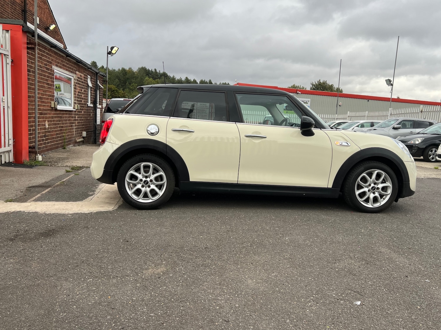 Used MINI Hatch 2019 for sale - 76392352: Photo 10