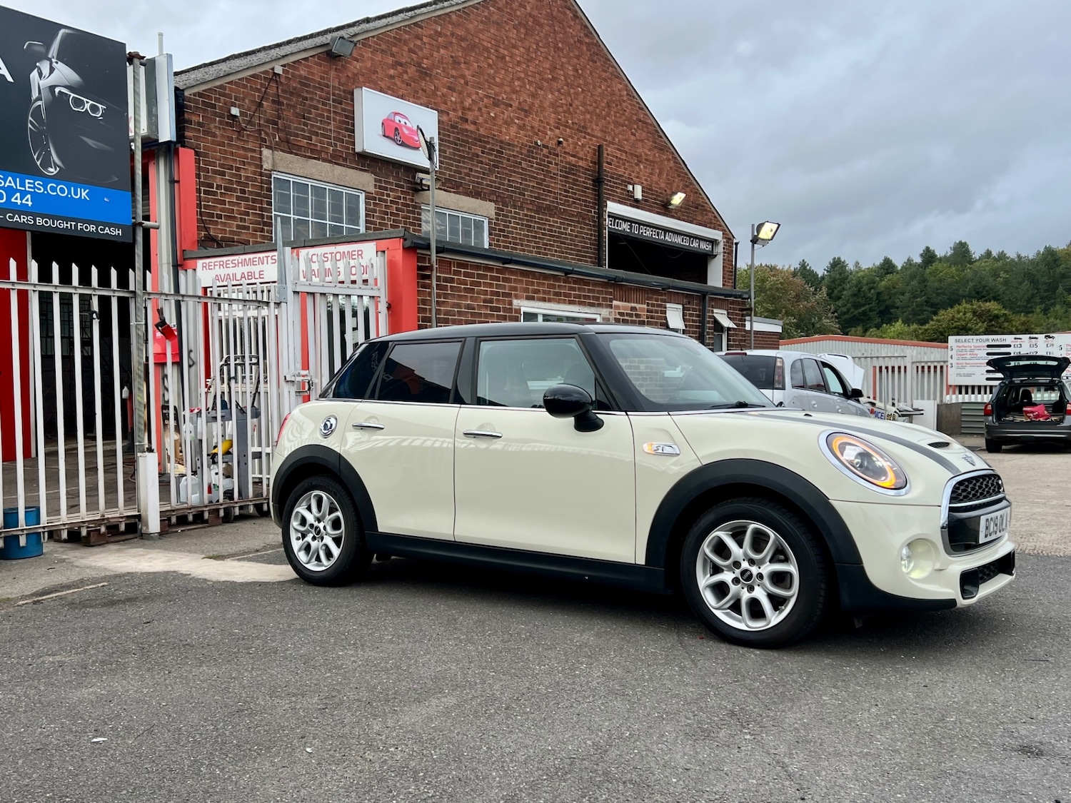 Used MINI Hatch 2019 for sale - 76392352: Photo 11
