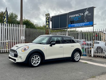 Used MINI Hatch 2019 for sale - 76392352: Photo
