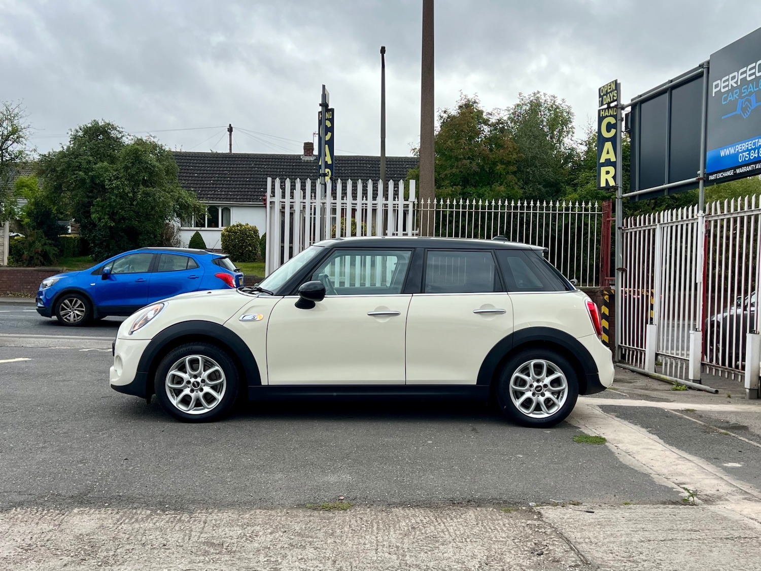 Used MINI Hatch 2019 for sale - 76392352: Photo 4