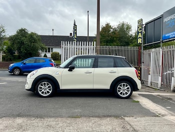 Used MINI Hatch 2019 for sale - 76392352: Photo