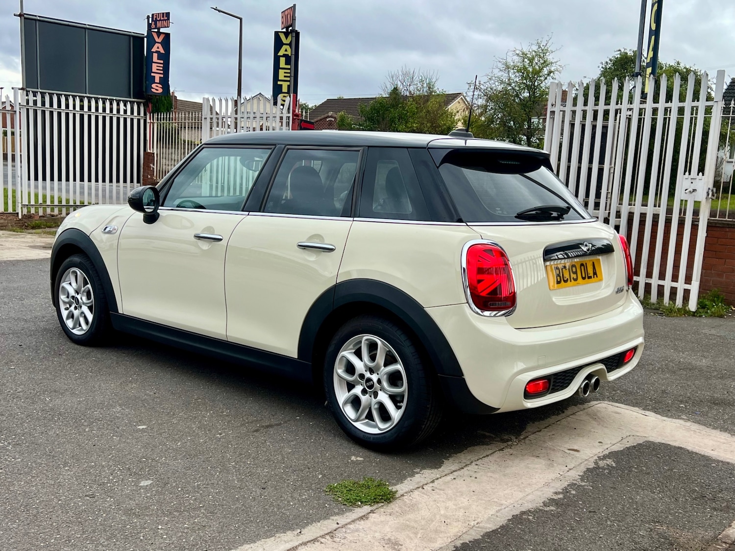 Used MINI Hatch 2019 for sale - 76392352: Photo 5