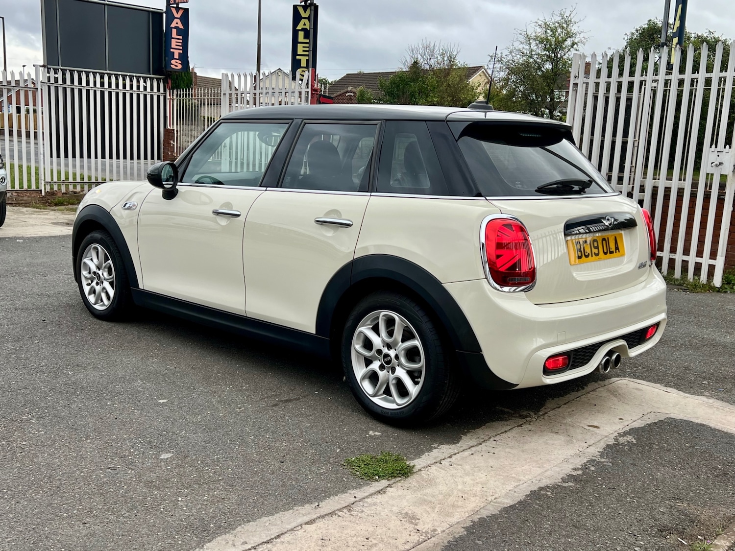 Used MINI Hatch 2019 for sale - 76392352: Photo 6