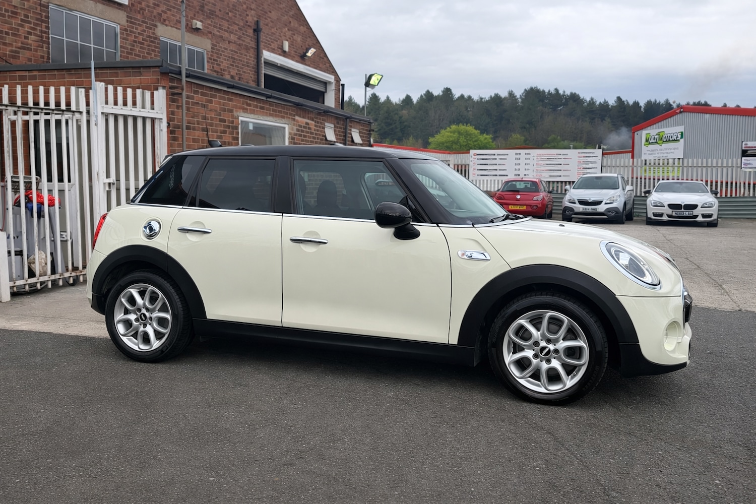 Used MINI Hatch 2019 for sale - 78184161: Photo 13