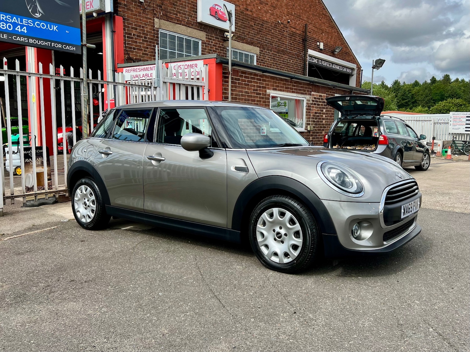 Used MINI Hatch 2019 for sale - 76418553: Photo 11