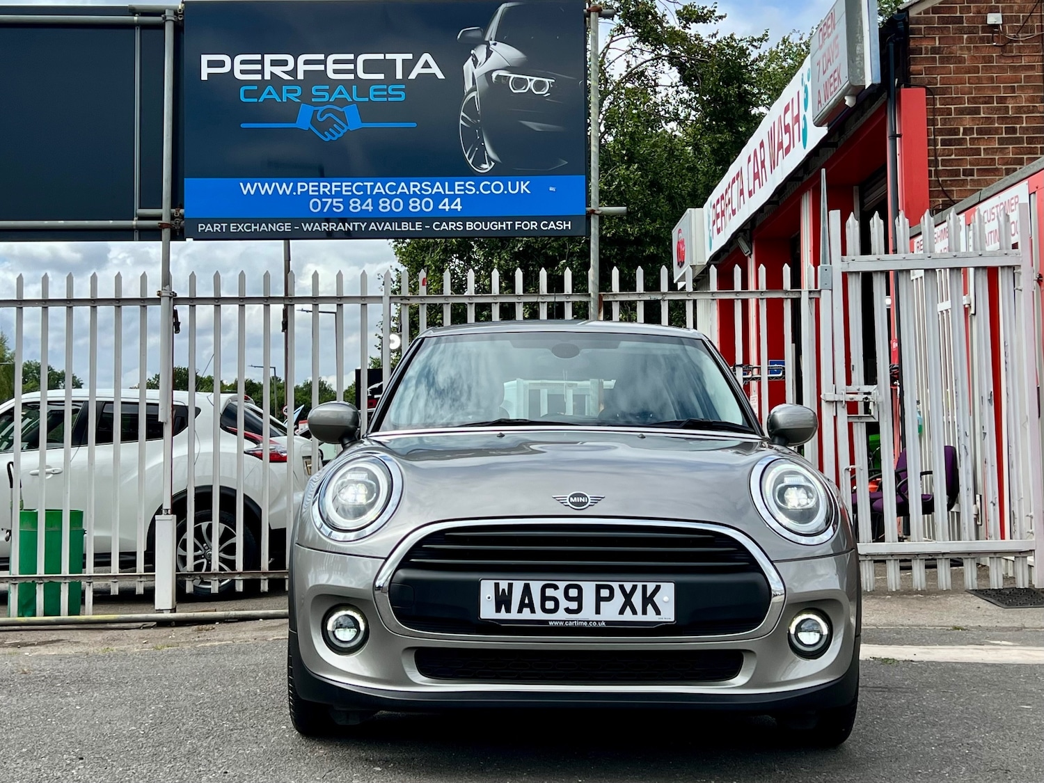 Used MINI Hatch 2019 for sale - 76418553: Photo 3