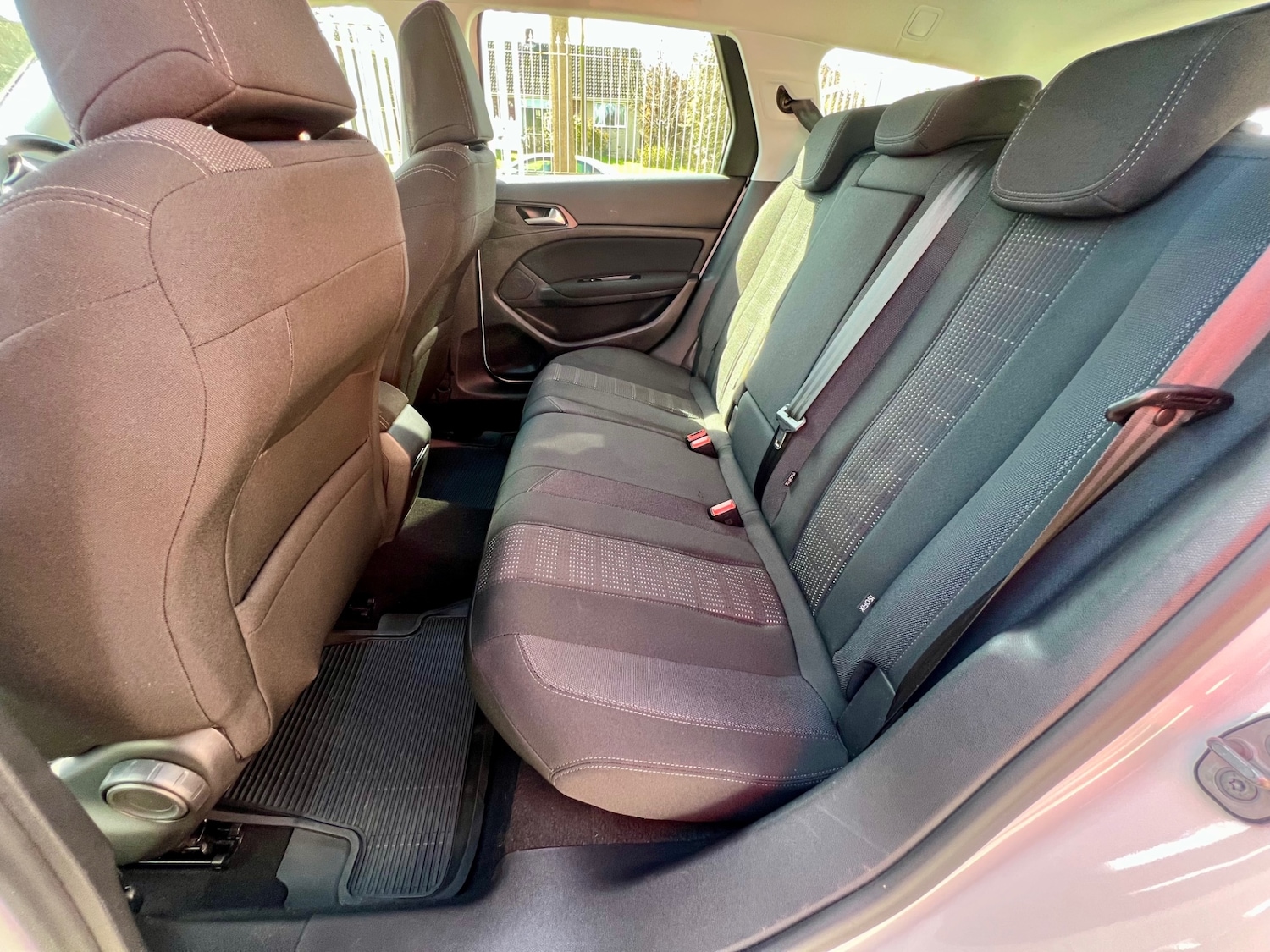 Used Peugeot 308 2015 for sale - 76418604: Photo 16