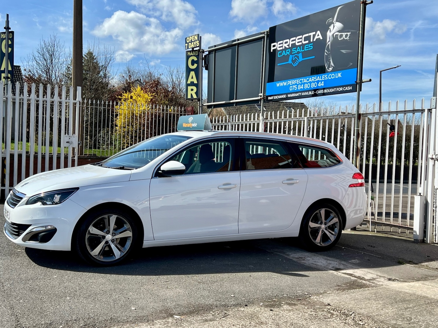 Used Peugeot 308 2015 for sale - 76418604: Photo 2