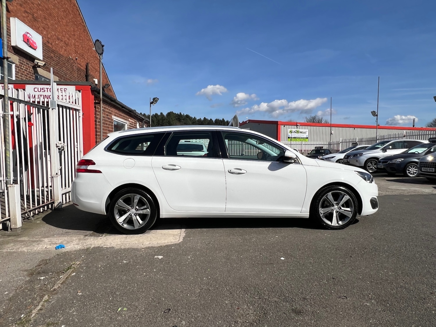 Used Peugeot 308 2015 for sale - 76418604: Photo 8