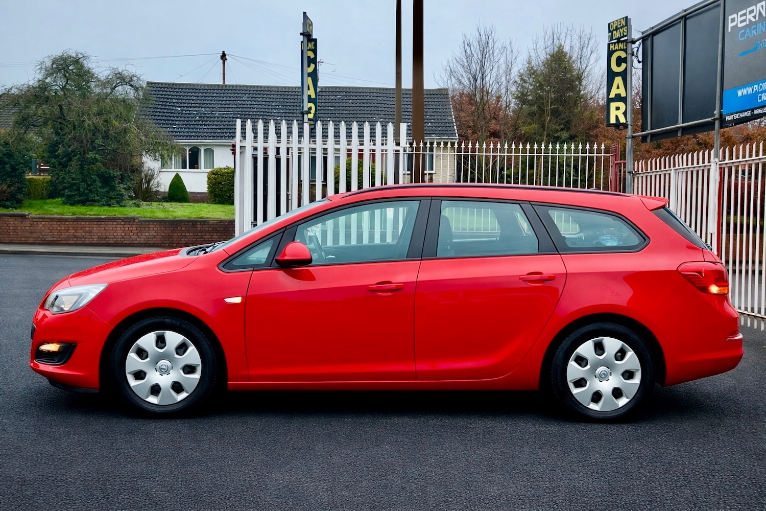 Used Vauxhall Astra 2013 for sale - 77438713: Photo 4