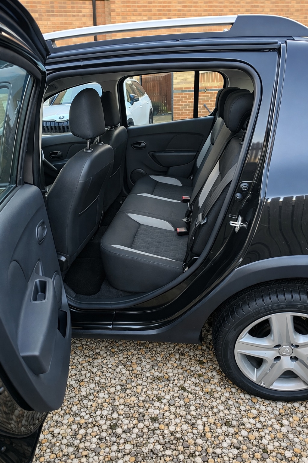 Used Dacia Sandero Stepway 2014 for sale - 77253568: Photo 10