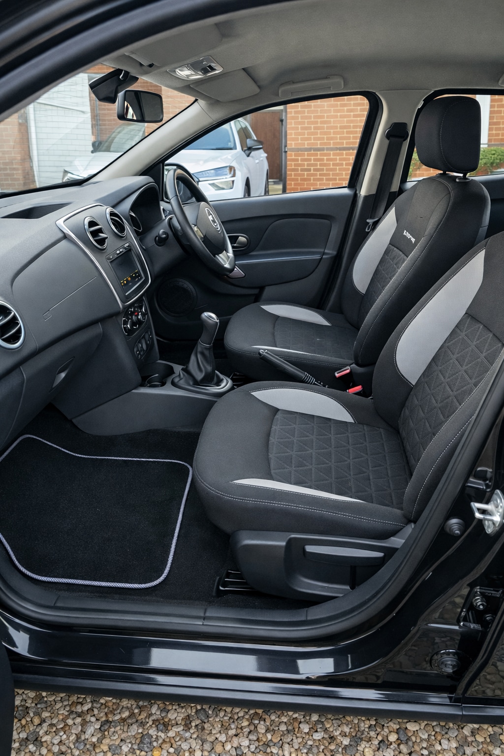 Used Dacia Sandero Stepway 2014 for sale - 77253568: Photo 11