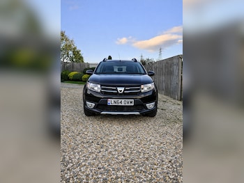 Used Dacia Sandero Stepway 2014 for sale - 77253568: Photo