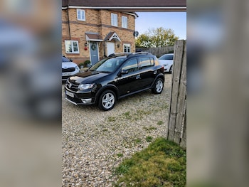 Used Dacia Sandero Stepway 2014 for sale - 77253568: Photo
