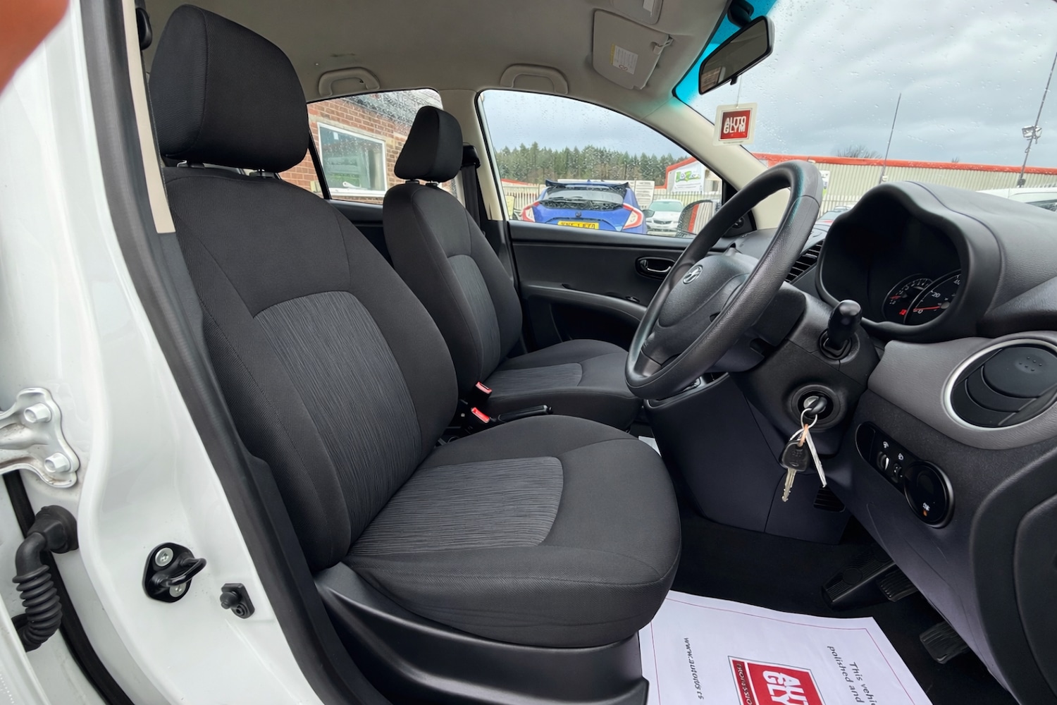 Used Hyundai i10 2013 for sale - 77626339: Photo 11