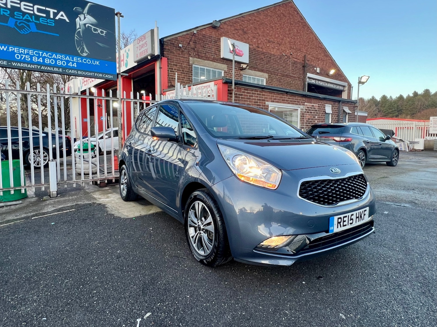 Used Kia Venga 2015 for sale - 76963098: Photo 2