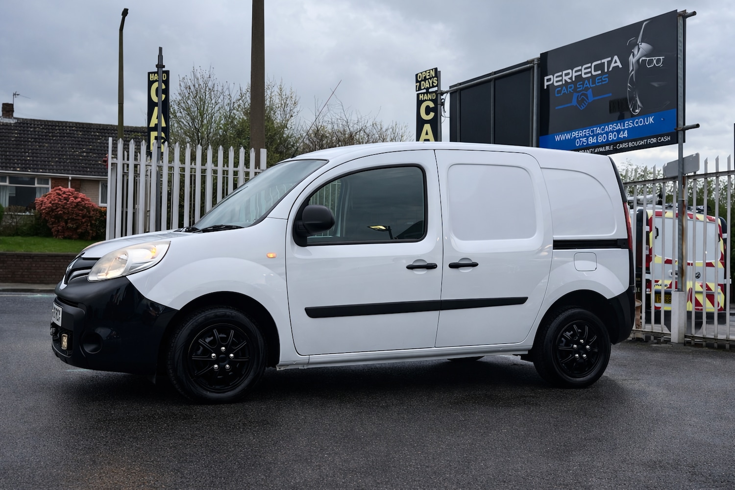 Used Renault Kangoo 2013 for sale - 78183099: Photo 2