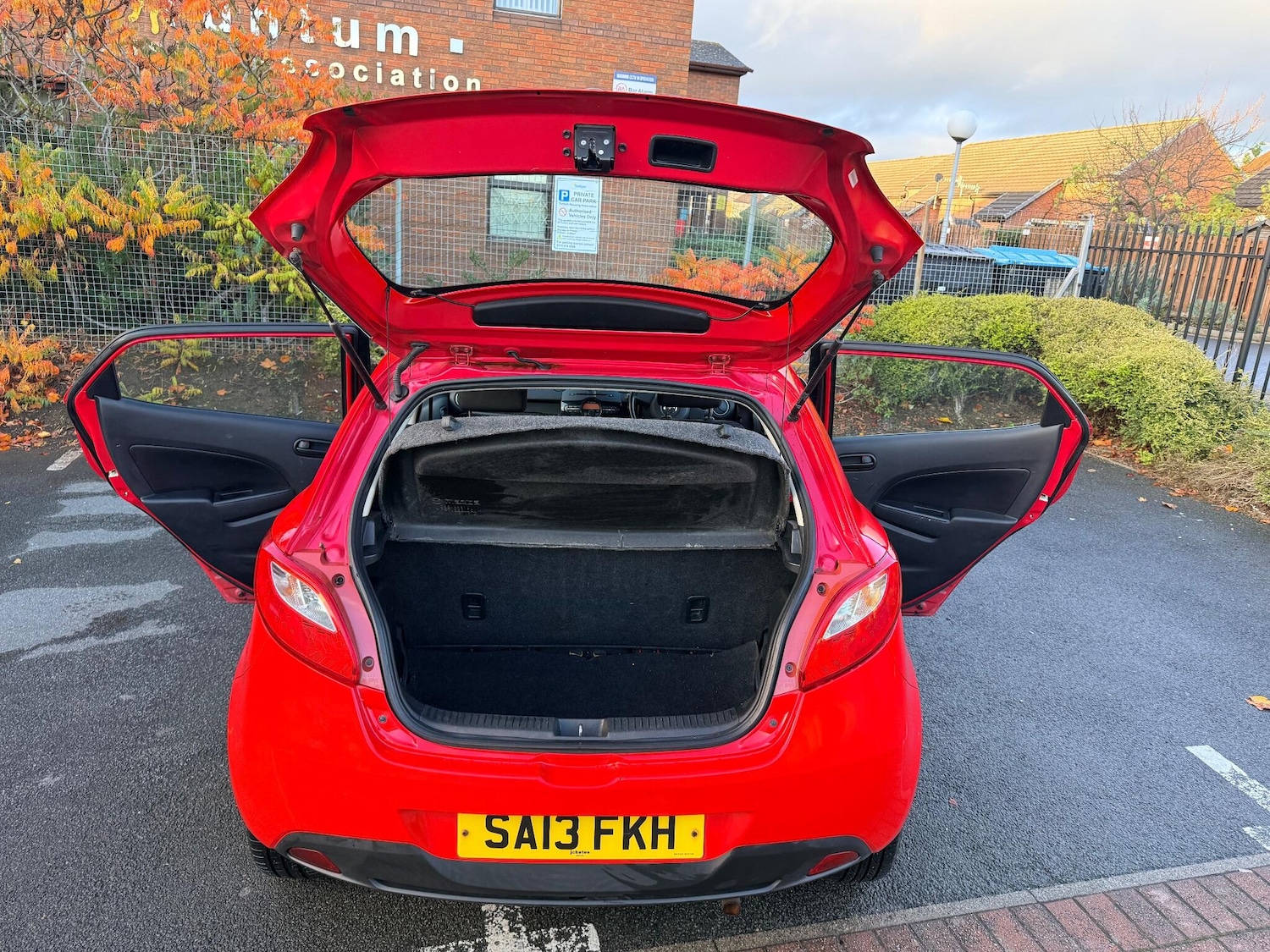 Used Mazda Mazda2 2013 for sale - 76701030: Photo 13