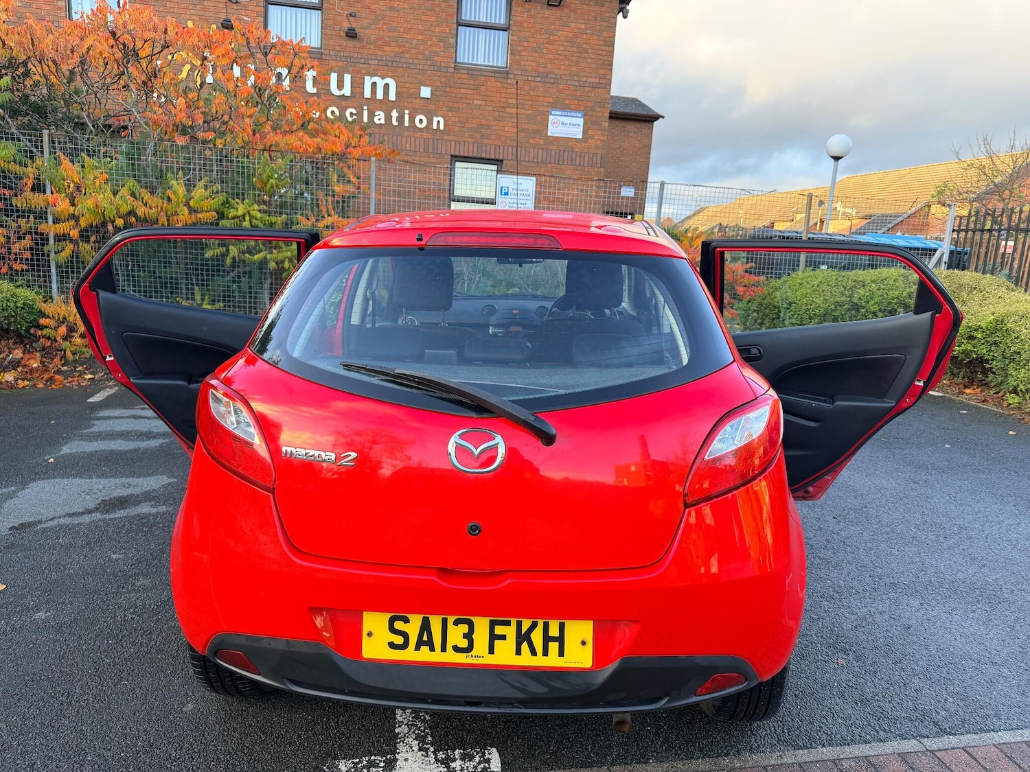 Used Mazda Mazda2 2013 for sale - 76701030: Photo 2