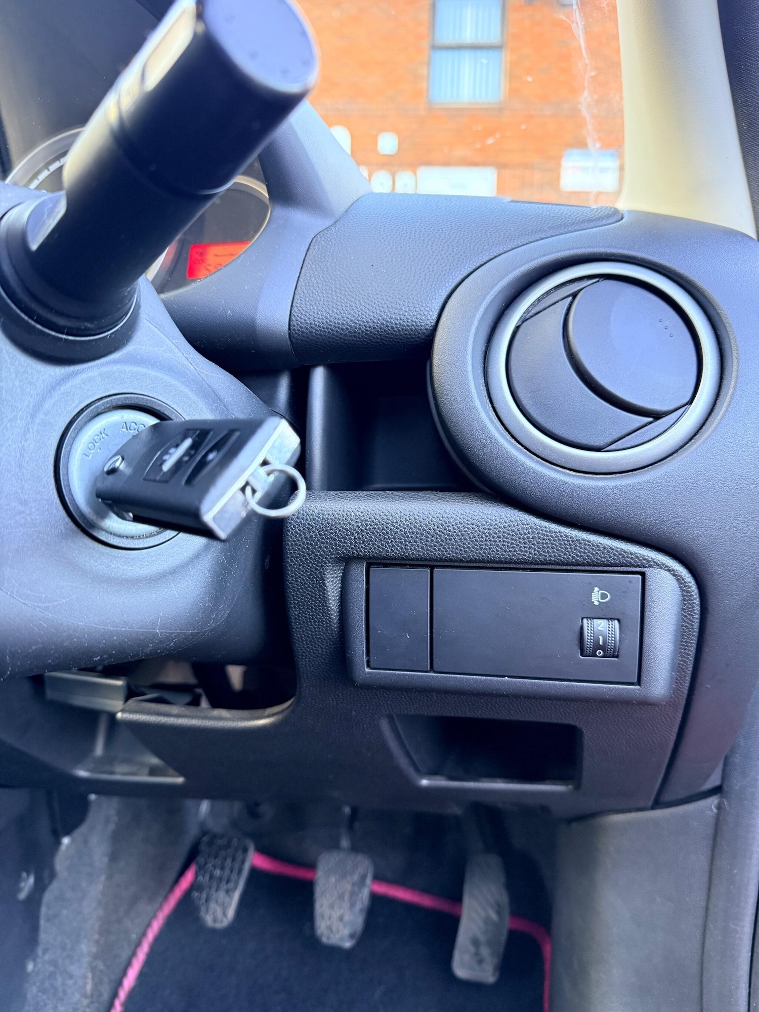 Used Mazda Mazda2 2013 for sale - 76701030: Photo 27