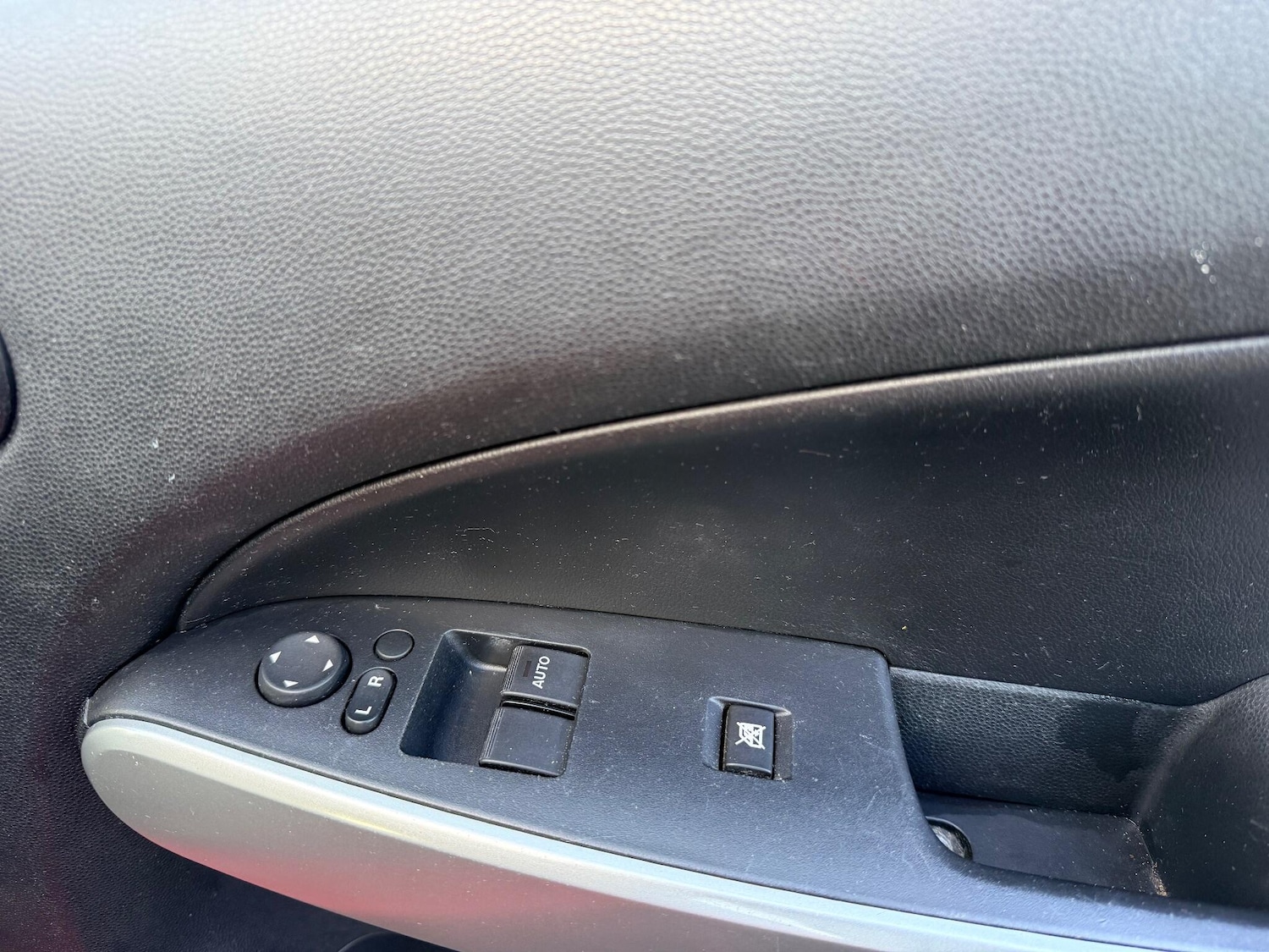 Used Mazda Mazda2 2013 for sale - 76701030: Photo 28