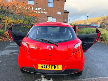 Used Mazda Mazda2 2013 for sale - 76701030: Photo