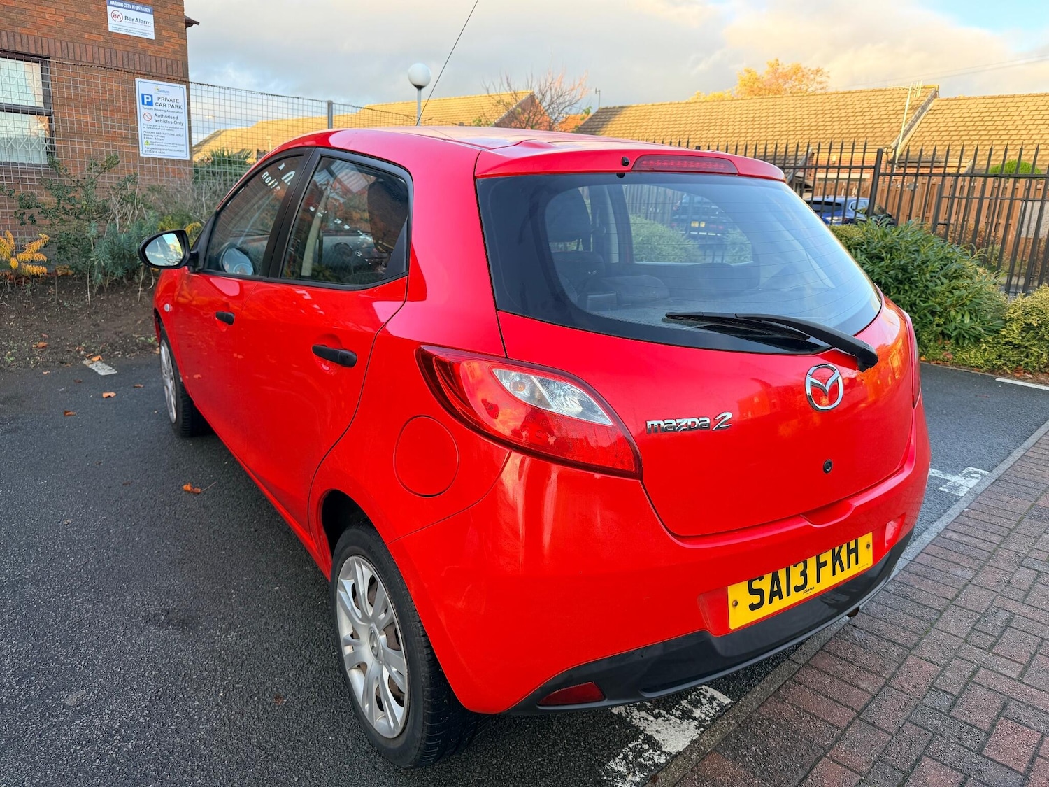 Used Mazda Mazda2 2013 for sale - 76701030: Photo 9