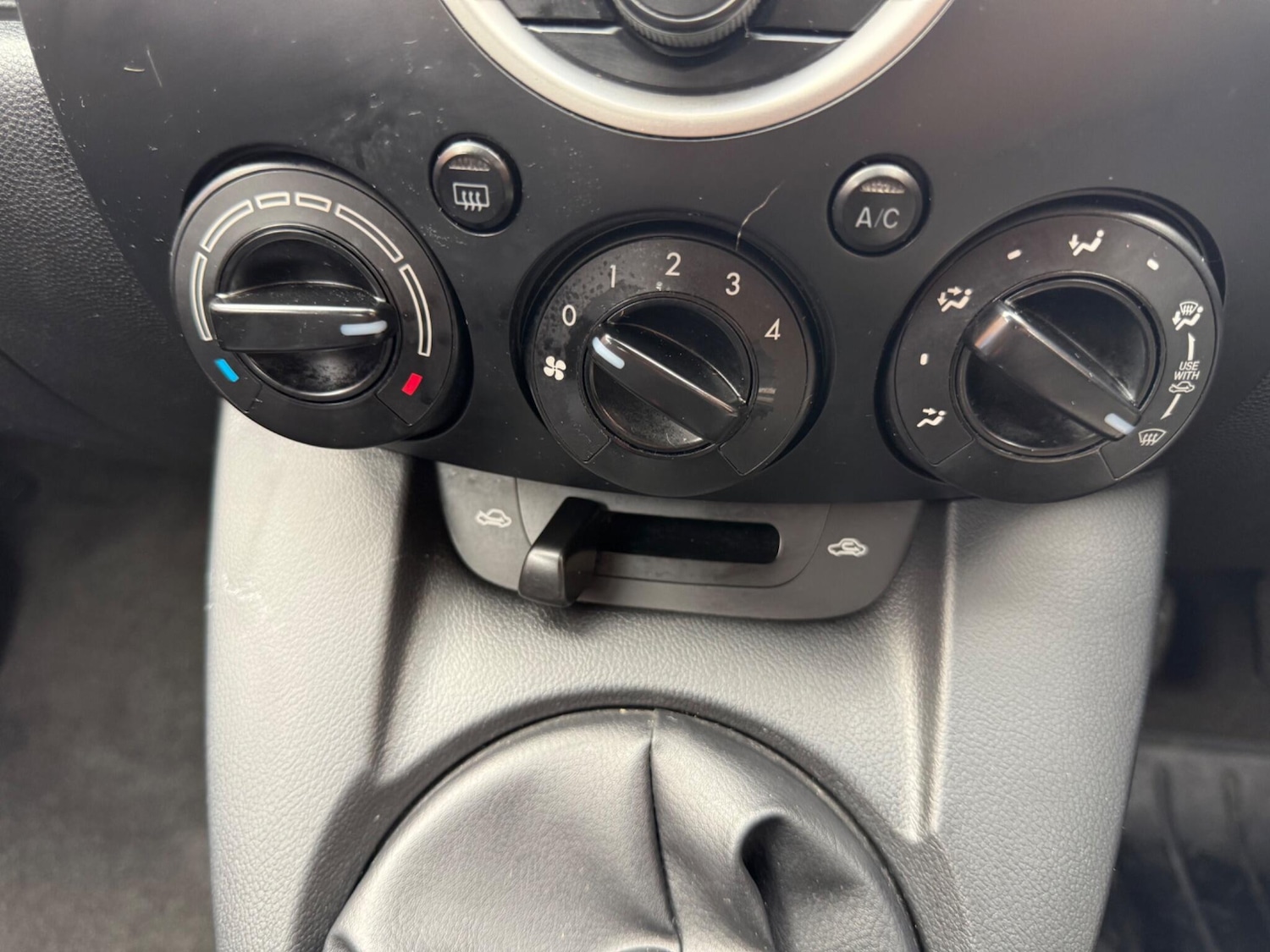 Used Mazda Mazda2 2009 for sale - 77633434: Photo 19