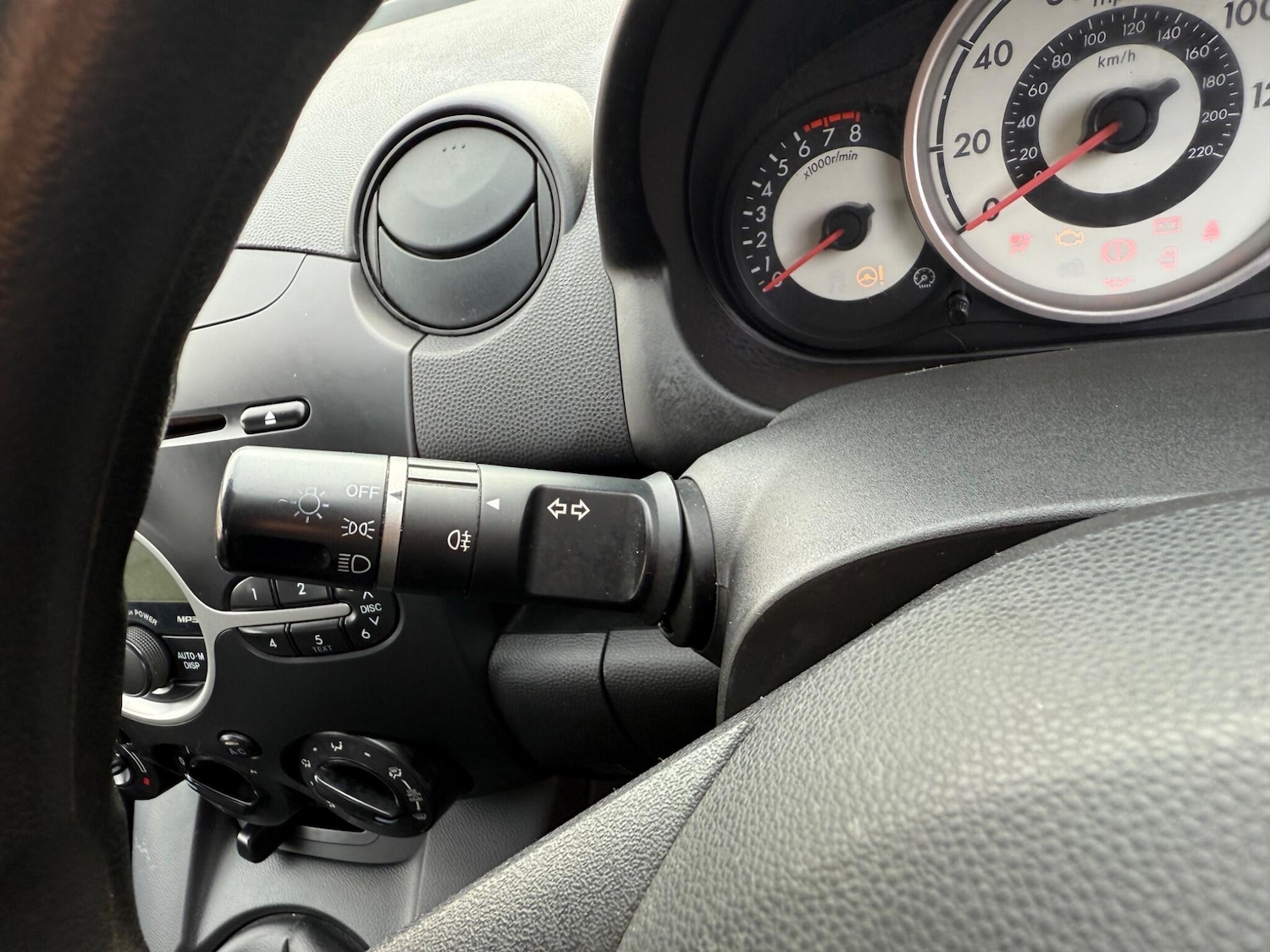 Used Mazda Mazda2 2009 for sale - 77633434: Photo 21