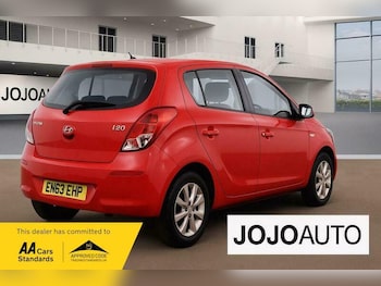 Used Hyundai i20 2014 for sale - 76703619: Photo