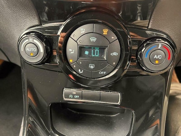 Used Ford Fiesta 2013 for sale - 76158978: Photo 43