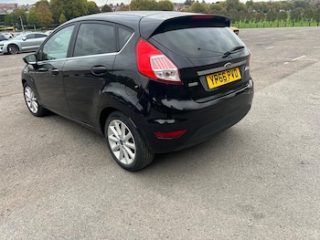 Used Ford Fiesta 2016 for sale - 76703624: Photo