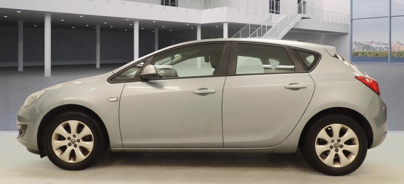 Used Vauxhall Astra for sale - 77484075: Photo 4