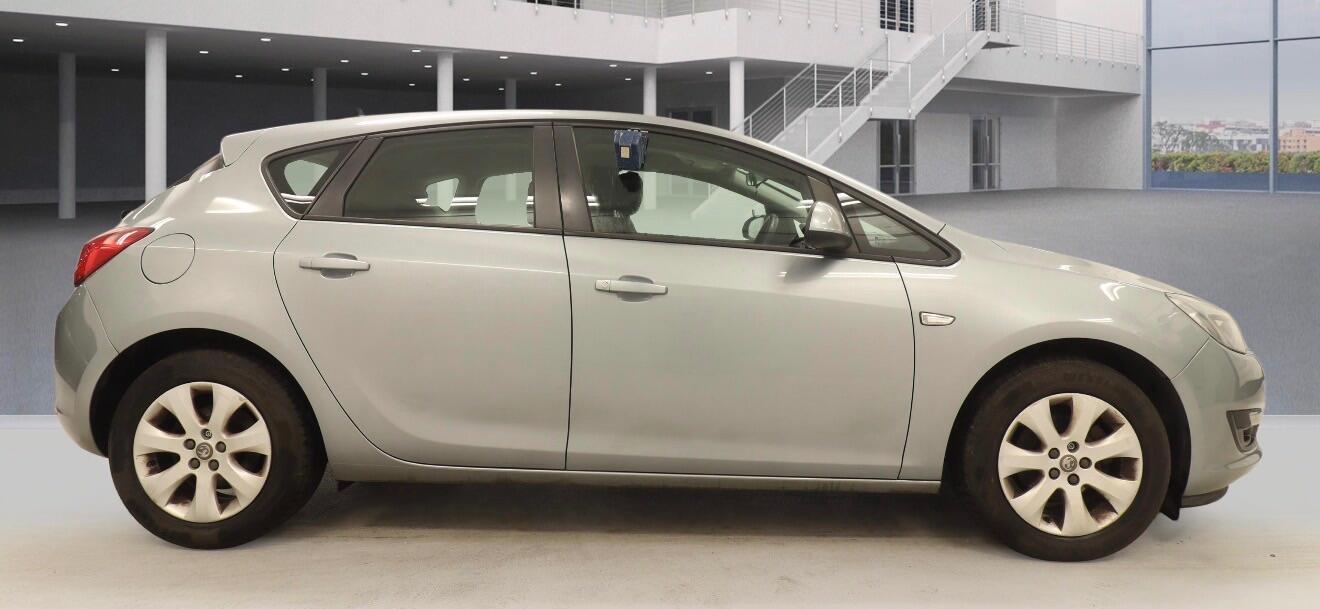 Used Vauxhall Astra for sale - 77484075: Photo 5