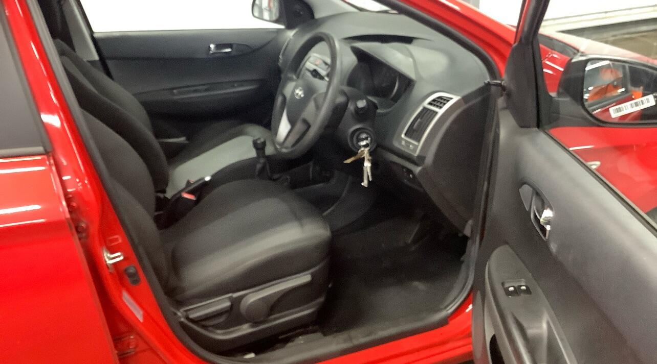 Used Hyundai i20 2013 for sale - 77358430: Photo 6