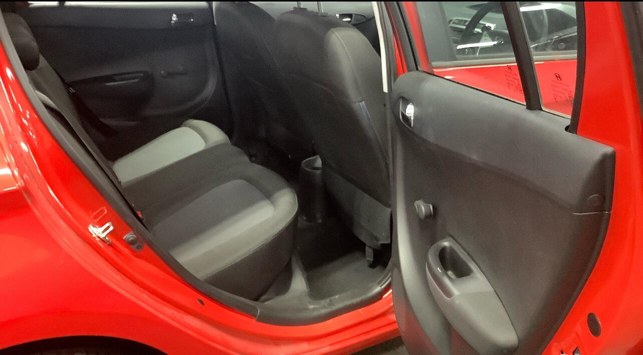 Used Hyundai i20 2013 for sale - 77358430: Photo 7