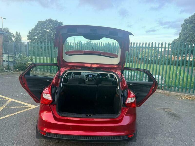 Used Ford Focus 2013 for sale - 76701084: Photo 10