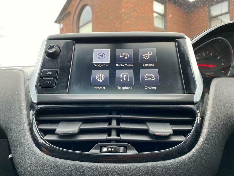 Used Peugeot 208 2014 for sale - 76703628: Photo 30