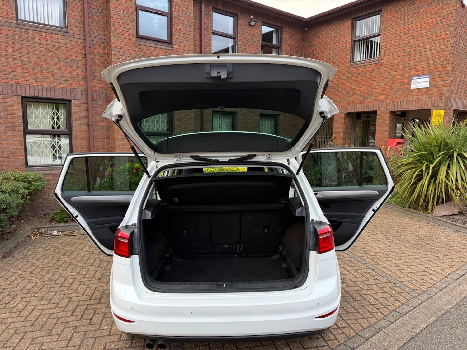 Used Volkswagen Golf SV 2015 for sale - 76728891: Photo 17