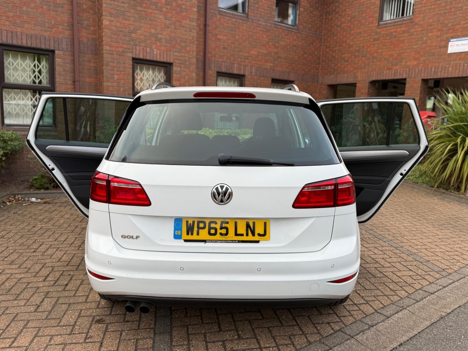 Used Volkswagen Golf SV 2015 for sale - 76728891: Photo 4