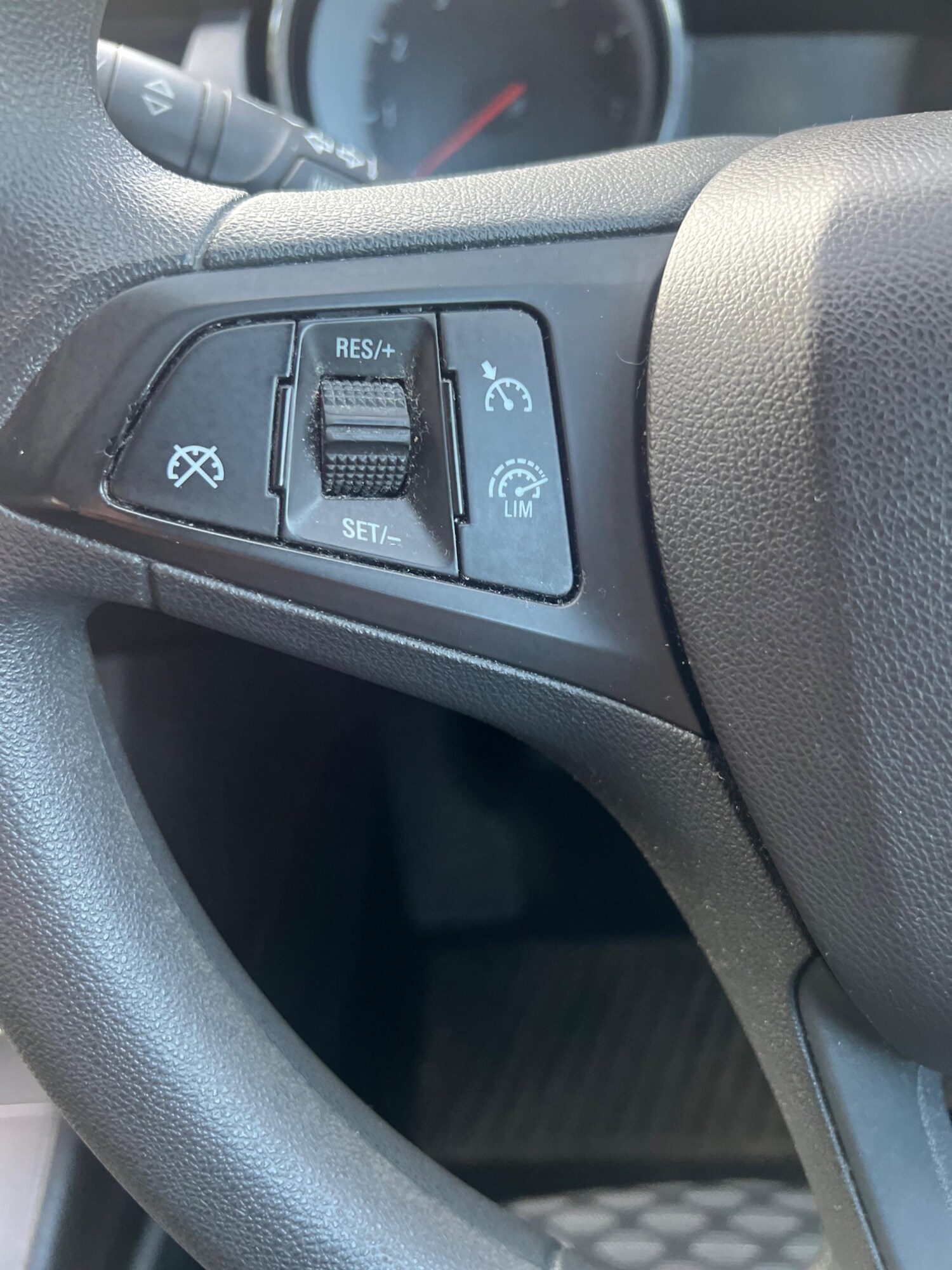 Used Vauxhall Astra 2017 for sale - 76997410: Photo 25