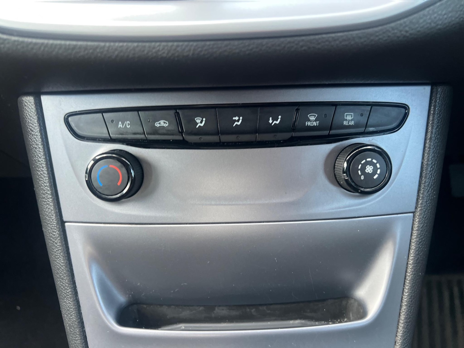 Used Vauxhall Astra 2017 for sale - 76997410: Photo 30