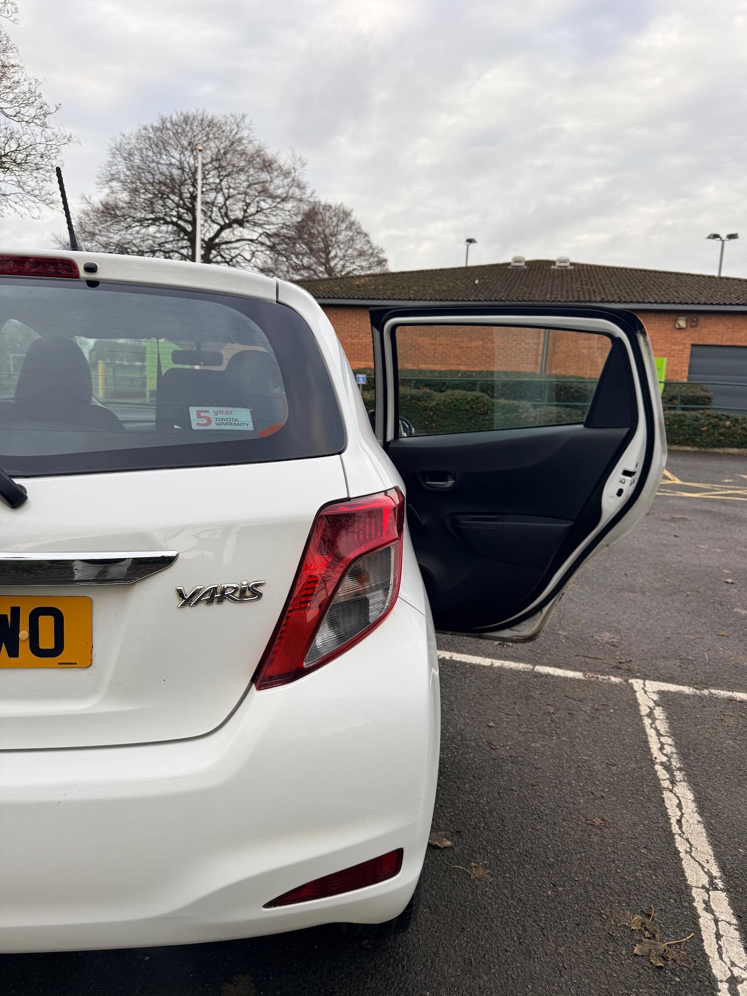 Used Toyota Yaris 2013 for sale - 76824204: Photo 13