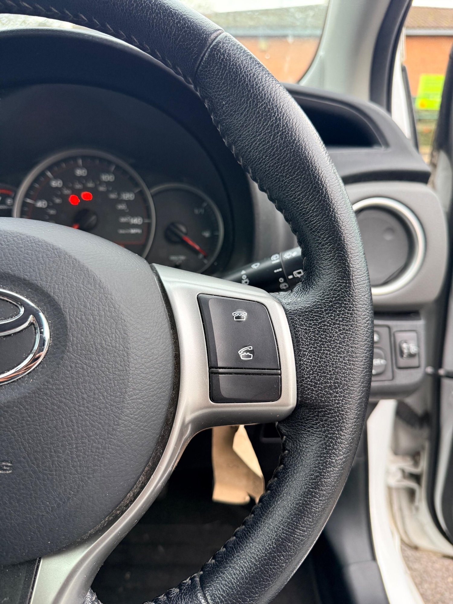 Used Toyota Yaris 2013 for sale - 76824204: Photo 33