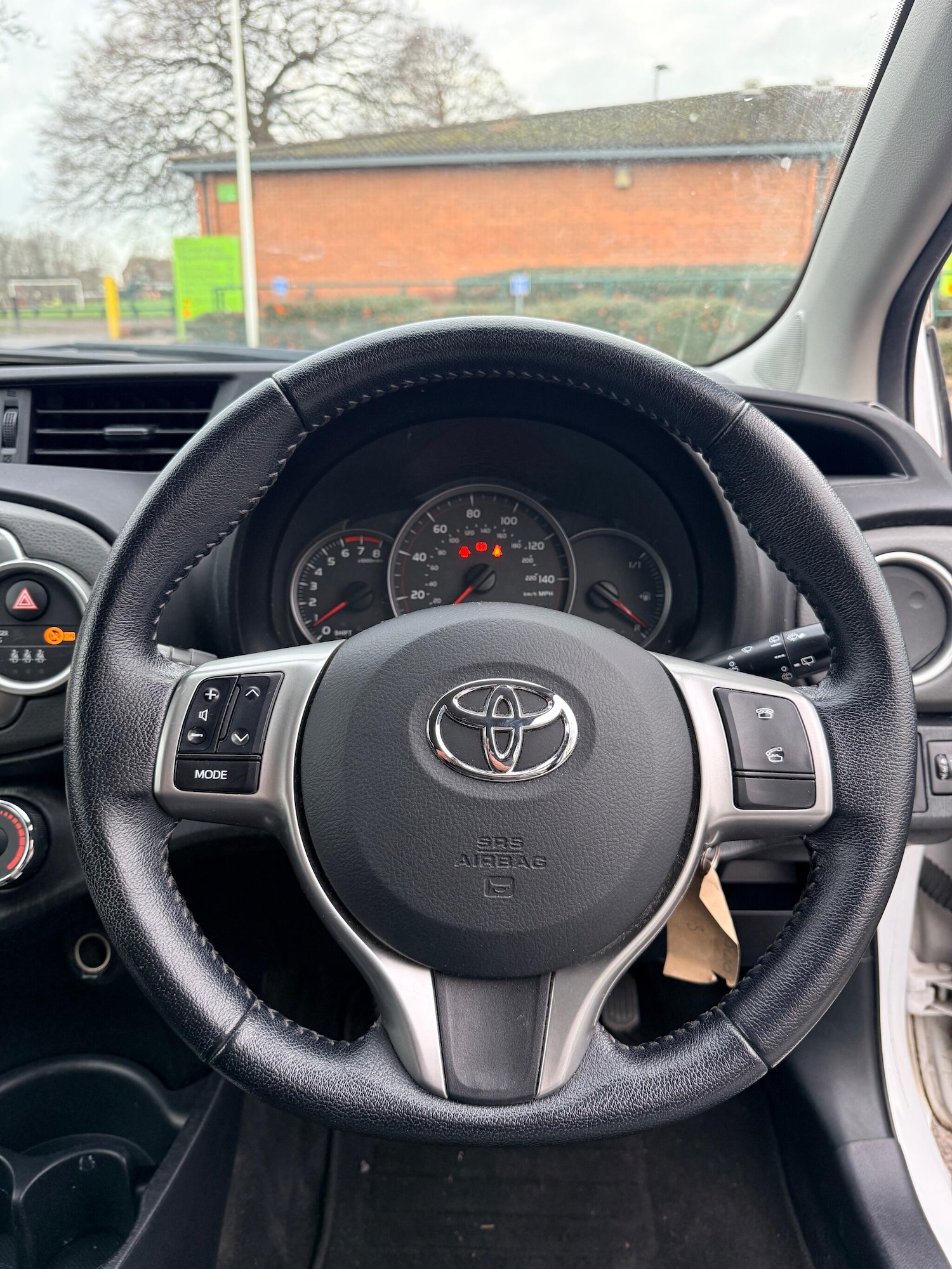 Used Toyota Yaris 2013 for sale - 76824204: Photo 34