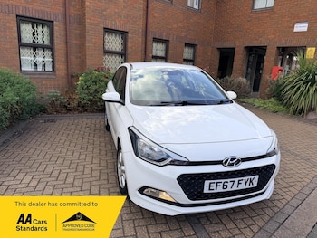 Used Hyundai i20 2017 for sale - 79609080: Photo